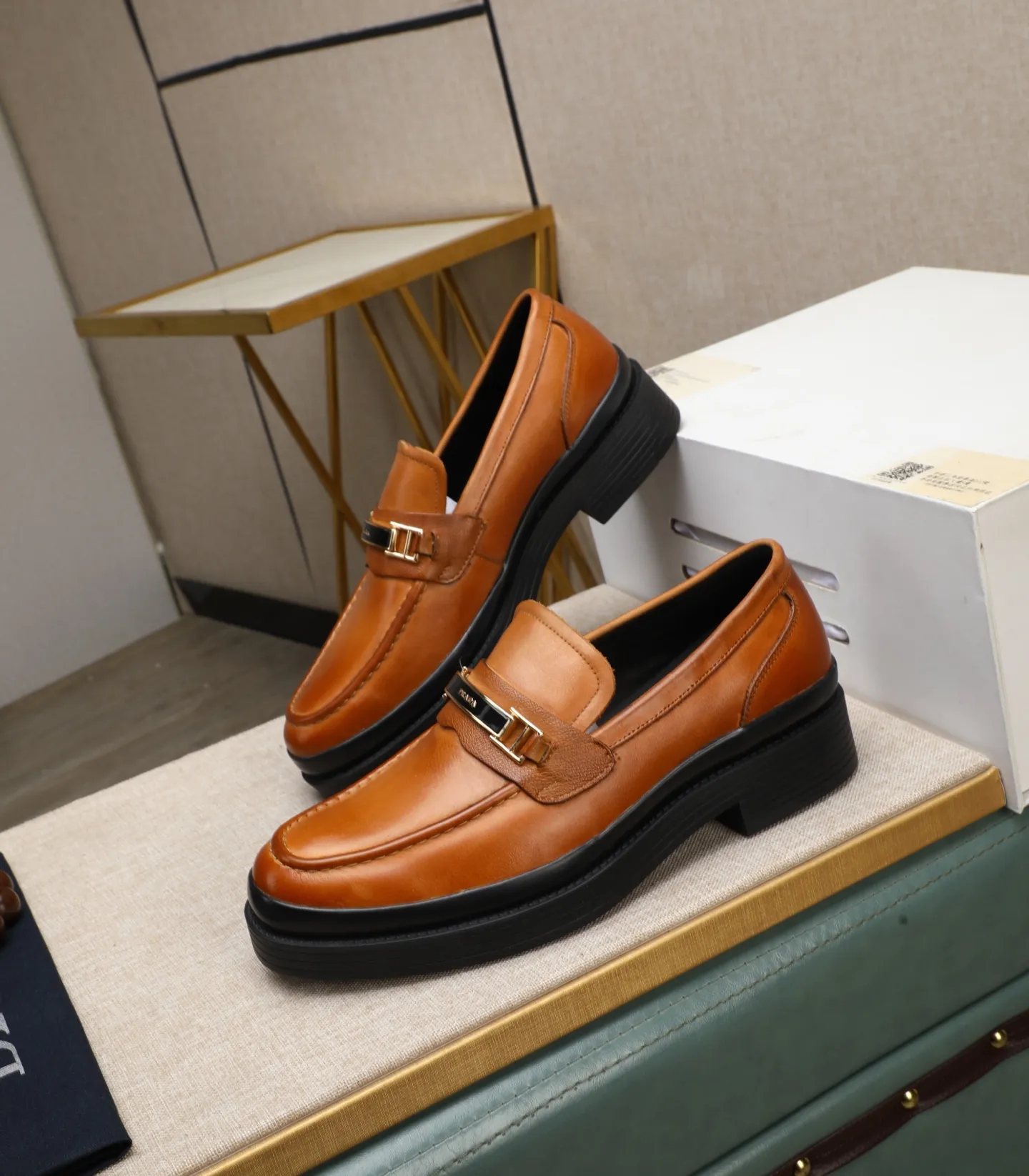 Men's men's shoes 💰540 (water-dyed cow leather) 📛📛PRADA high-end counter's latest formal business leather shoes 👔original and highest quality! Imported from Italy 🇮🇹 first-layer calfskin fabric ➕ cowhide lining Original outsole Formal size: 38➖44 (45 customized)